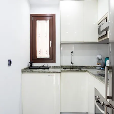 Old Town Luxe Apartment *